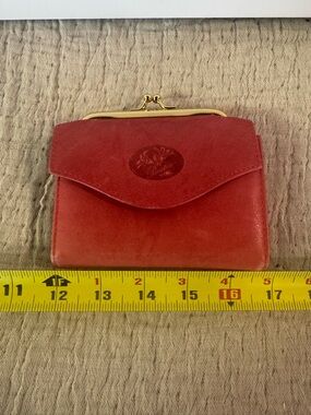 Vintage Buxton Coral  Leather Kiss-Lock Wallet with Keychain